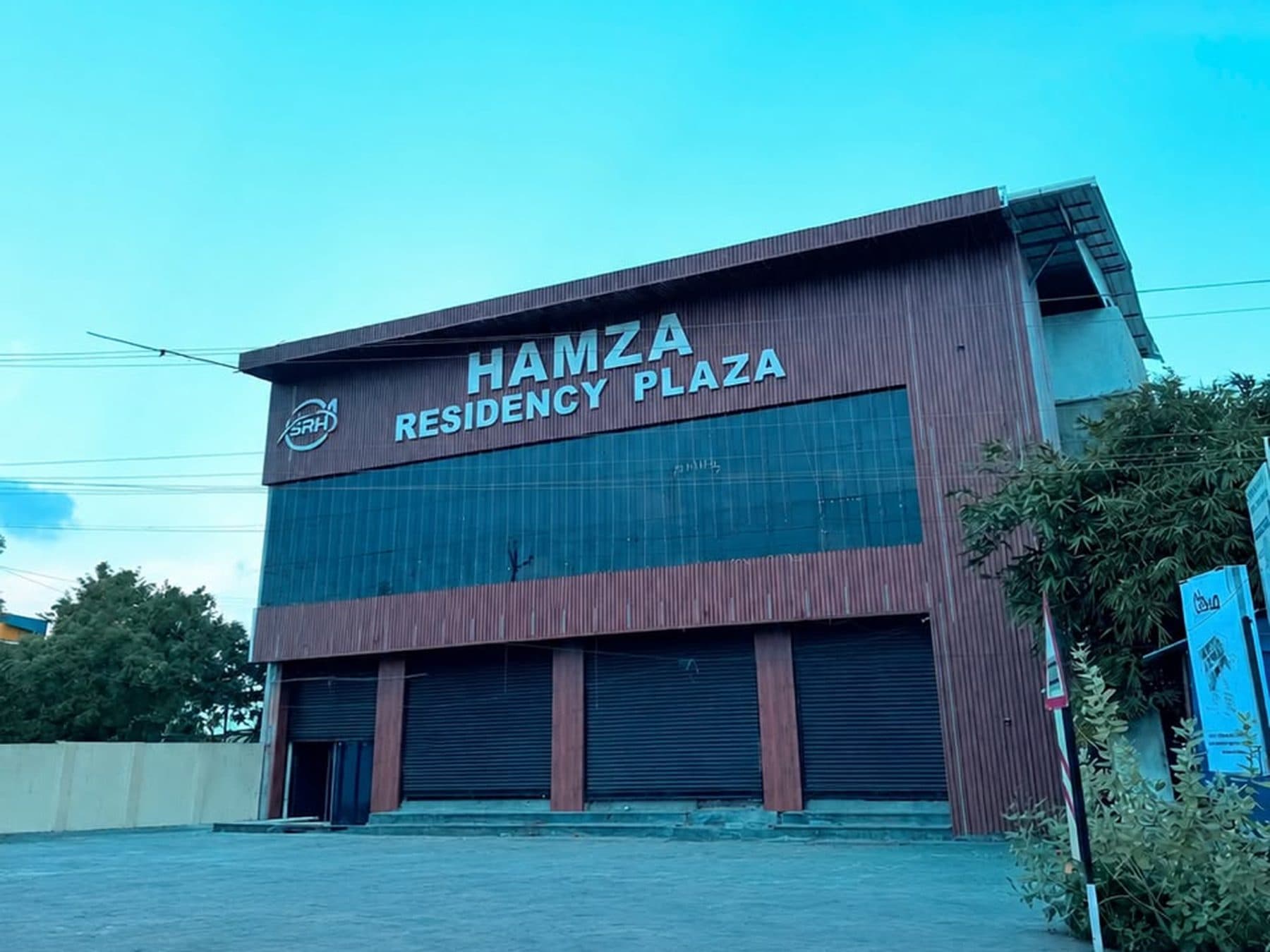 Hamza Residency Plaza hotel exterior in Adirampattinam